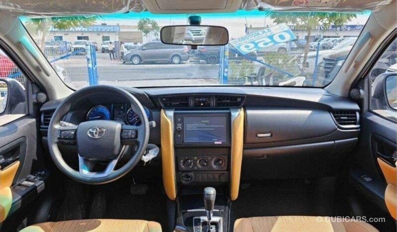 تويوتا فورتونر Toyota Fortuner  SR5 2.7L petrol Full Option 4x4 2024