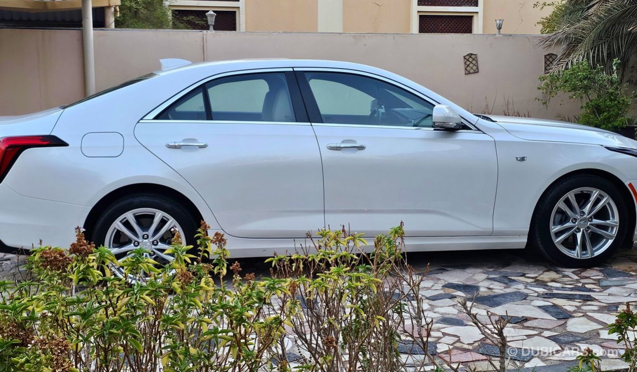 كاديلاك CT4 premium luxury