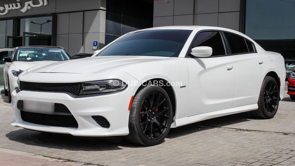 Used Dodge Charger HEMI 2015 for sale in Abu Dhabi - 157299