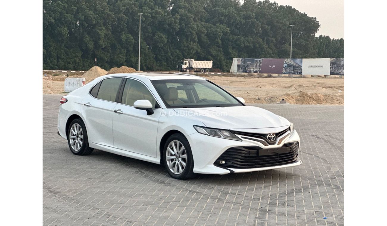 Toyota Camry LE 2.5L (204 HP) MODEL 2018 GCC CAR PERFECT CONDITION INSIDE AND OUTSIDE FULL OPTION SUN ROOF