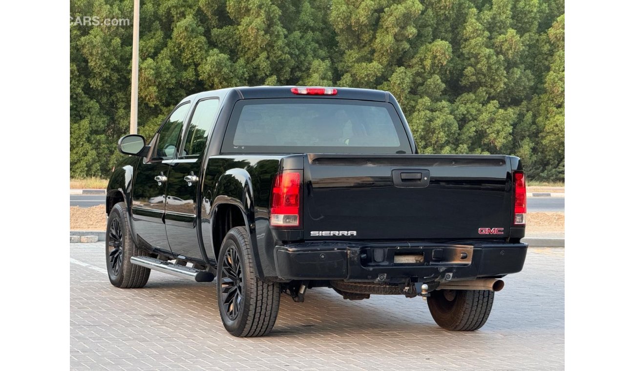 GMC Sierra HD GMC SIERRA DENALI 2013 GCC FULL OPTION