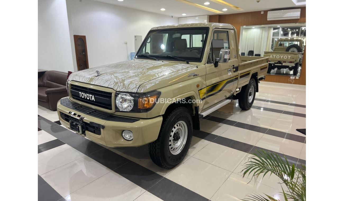 Toyota Land Cruiser Pick Up PICKUP DLX 4.0L