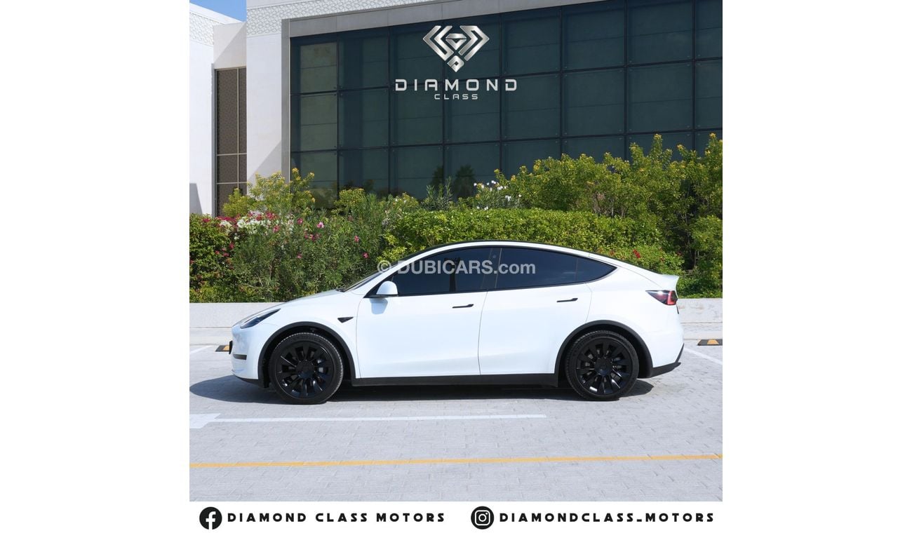 تسلا موديل Y Tesla Model Y White interior Auto Pilot  2024 GCC  Warranty  Tesla UAE