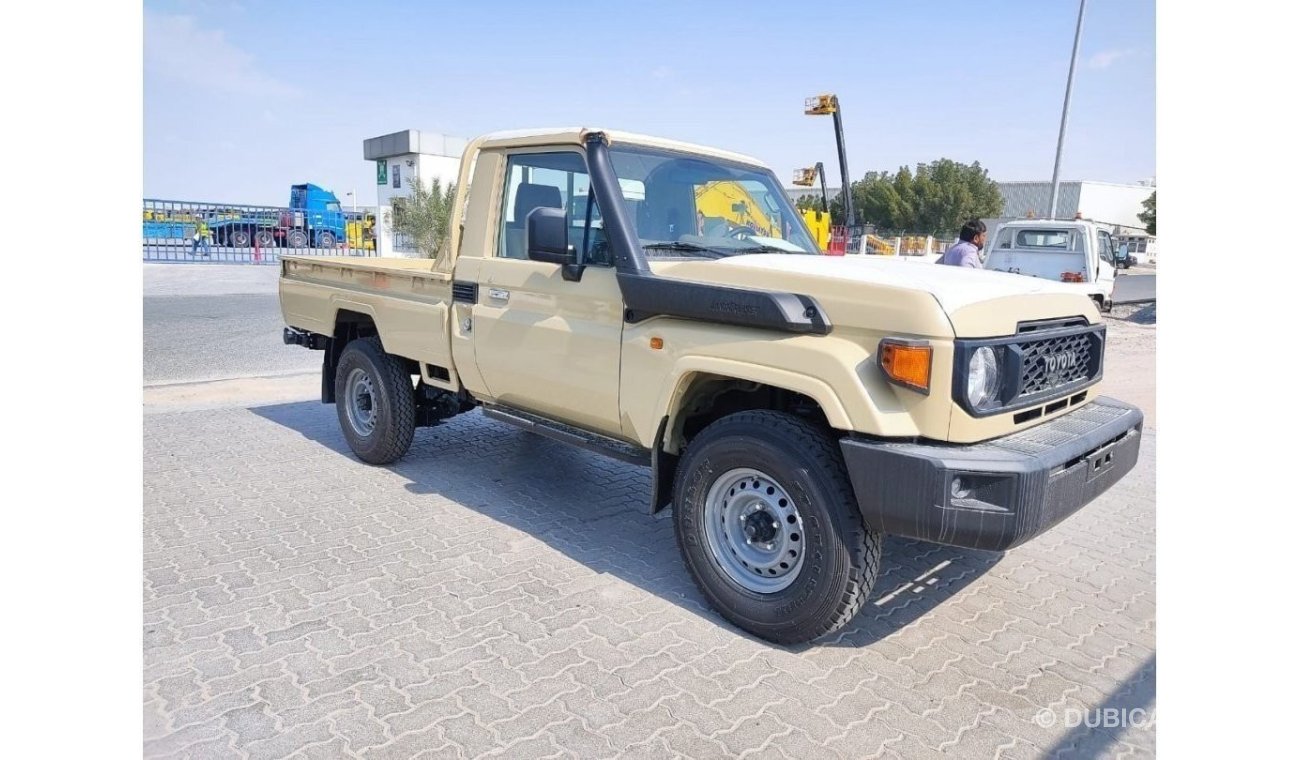 تويوتا لاند كروزر بيك آب 79 SC 4.0L PETROL AUTOMATIC TRANSMISSION