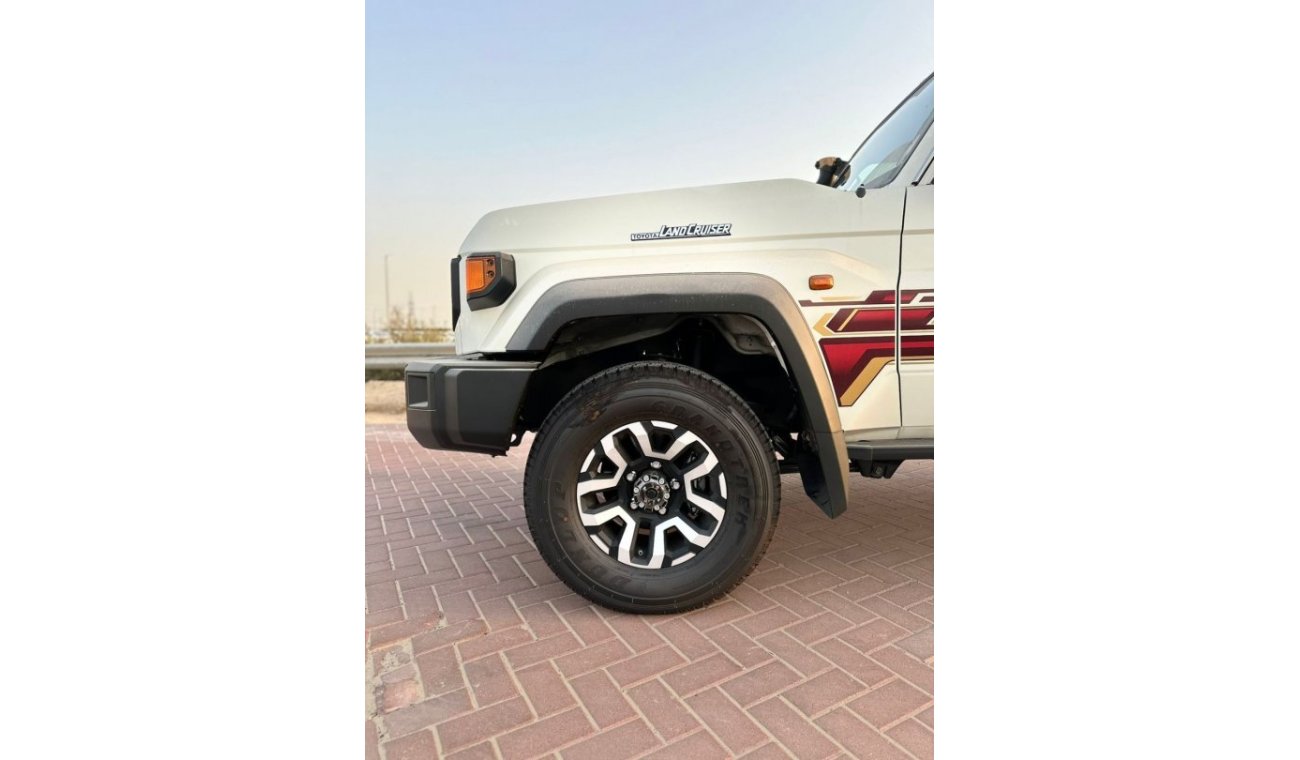 تويوتا لاند كروزر بيك آب Land Cruiser Pickup Double Cab LC 79 Petrol Full Option