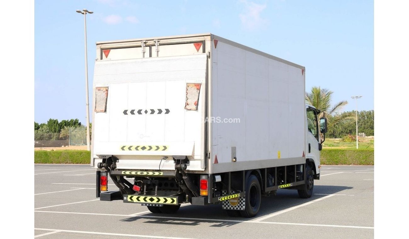 Isuzu NPR | BAR CARGO-LIFT ( TAIL LIFT ) | INSULATED BOX | GCC SPECS | EXCELLENT CONDITION