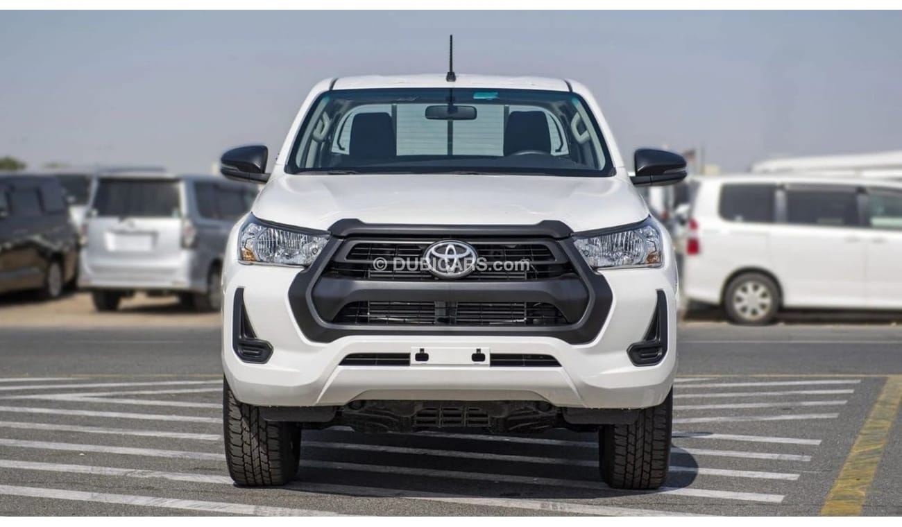 تويوتا هيلوكس HILUX 2.4L MED OPTION