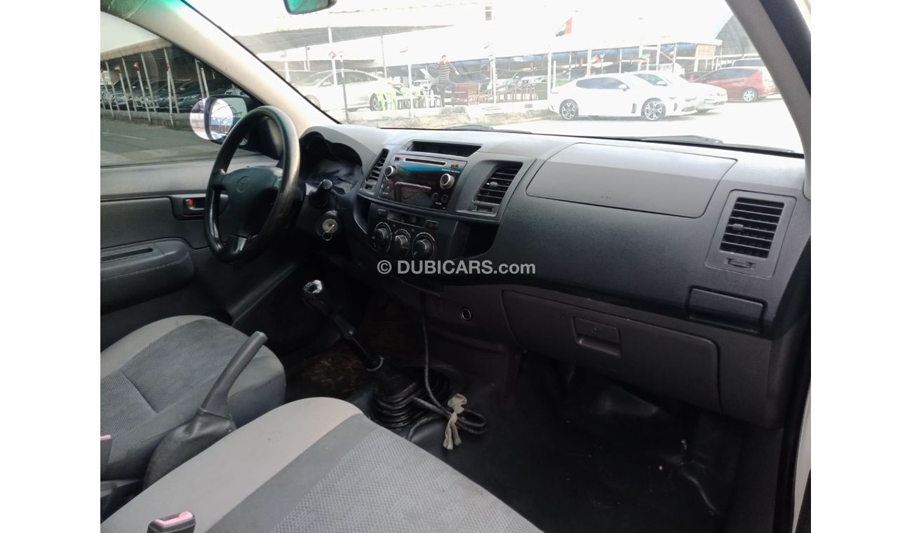 تويوتا هيلوكس Toyota Hilux V4 2.7L(Meat fridge) Model 2014