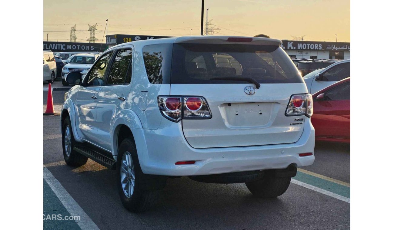 Toyota Fortuner SR5 PREMIUM / V4 /  LEATHER SEATS // MID OPTION // 4WD (LOT # 38175)