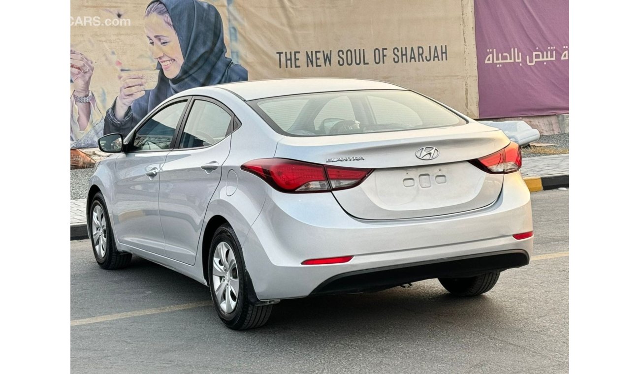 Hyundai Elantra GL In excellent condition inside and out