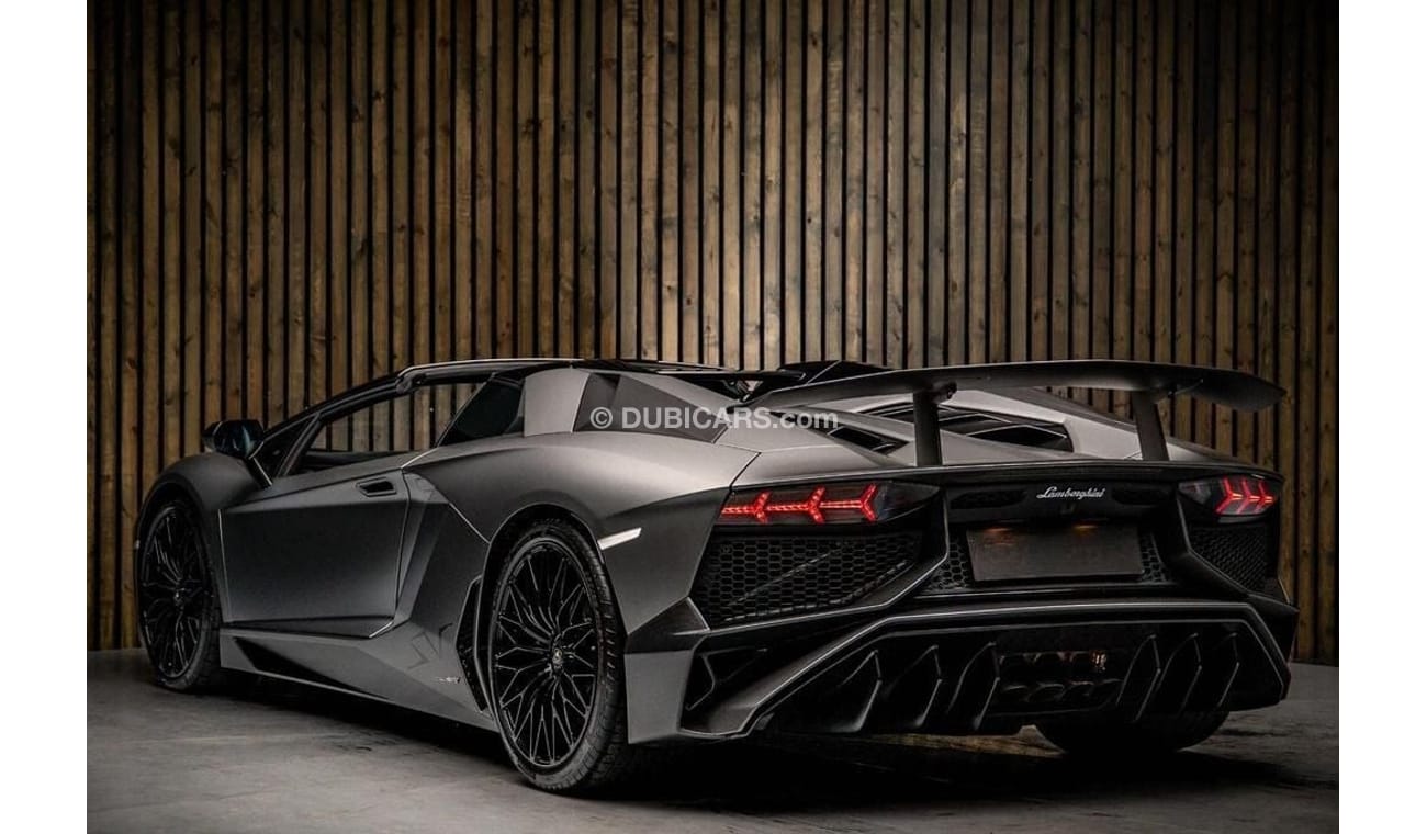 لامبورغيني أفينتادور 6.5 V12 LP 750-4 Superveloce Roadster RIGHT HAND DRIVE