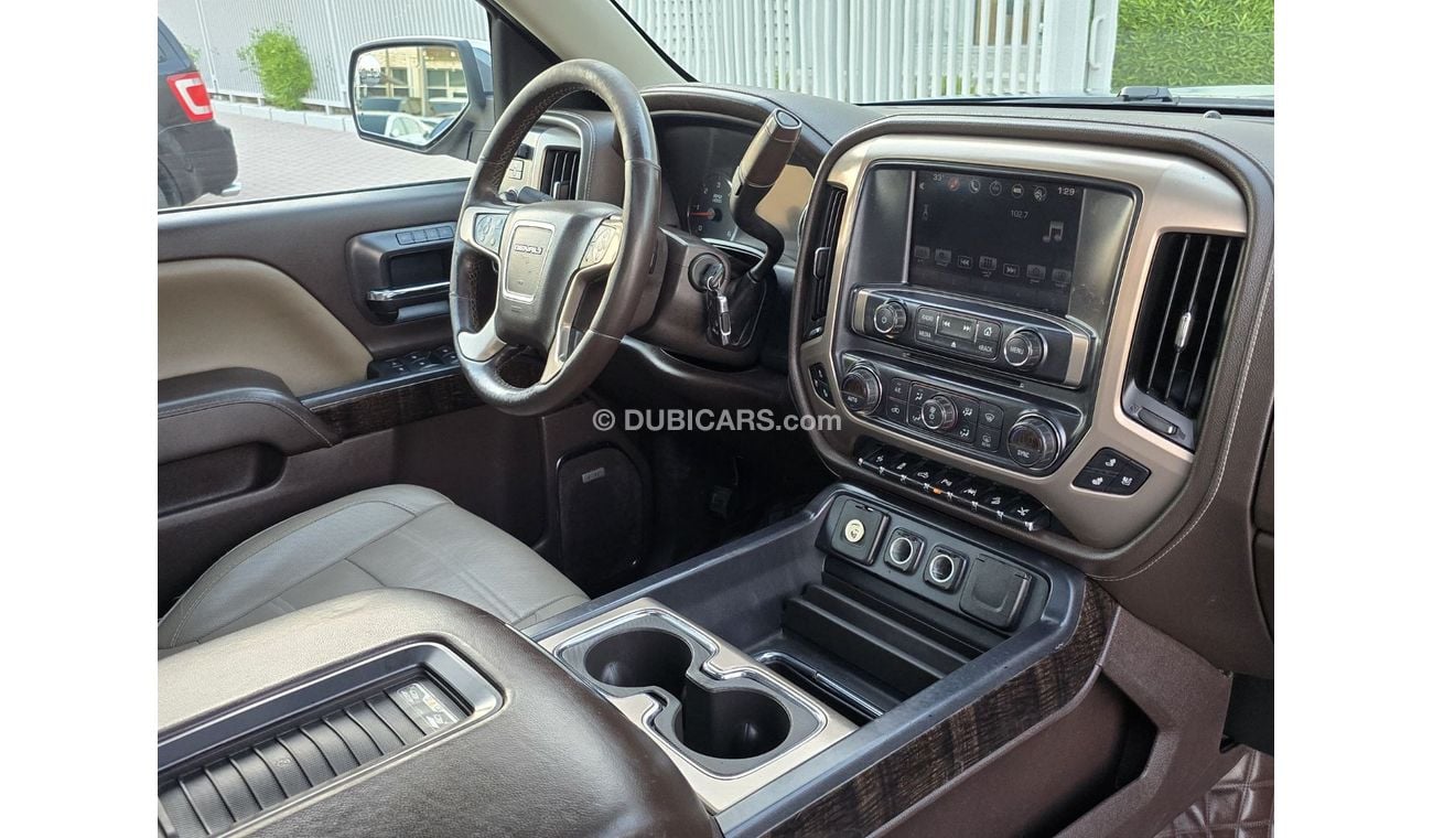 GMC Sierra 1500 Denali 6.2L (425 HP) GMC SIERRA DENALI 2016 GCC 6.2L FULL OPITION // PERFECT CONDITION