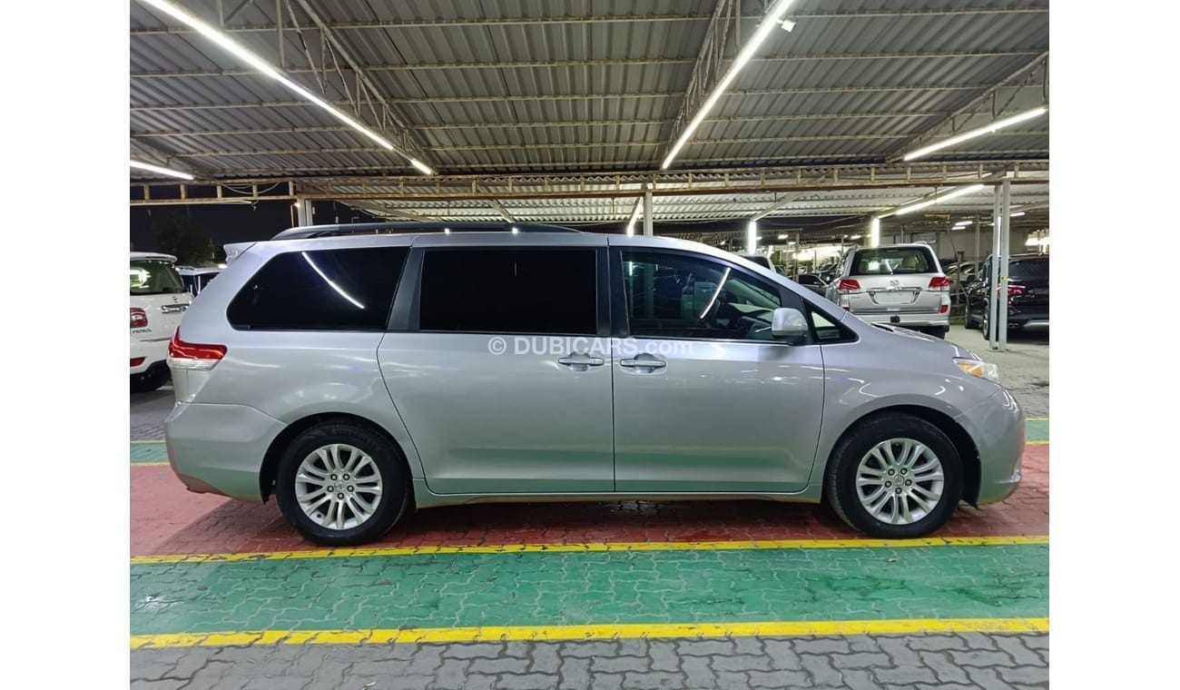 Toyota Sienna Top