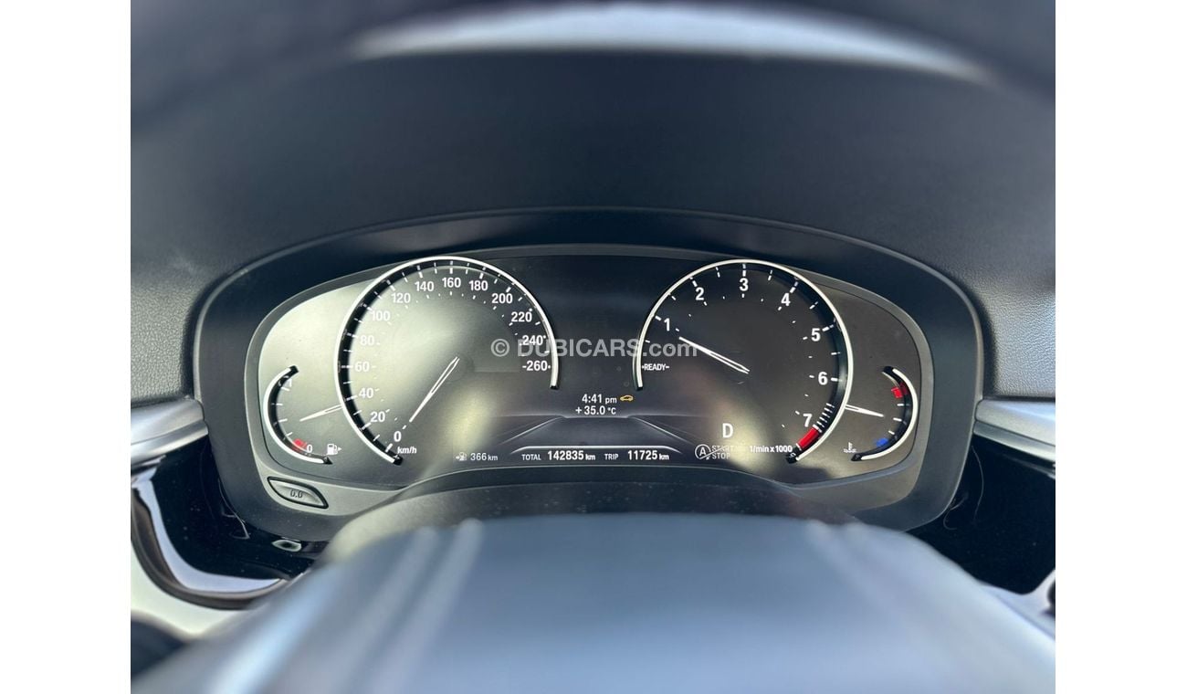 بي أم دبليو 520i Executive 1.6L BMW 520i / V4 / GCC / 2019 / Single Owner / Full Service History From BMW / 1,390 Dir