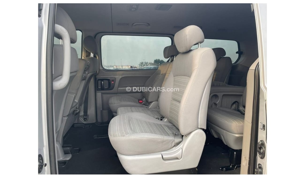 Hyundai H-1 2019 Hyundai H1 2.4L V4 - Automatic - 12 Seater Passenger - Patrol / GCC Specs