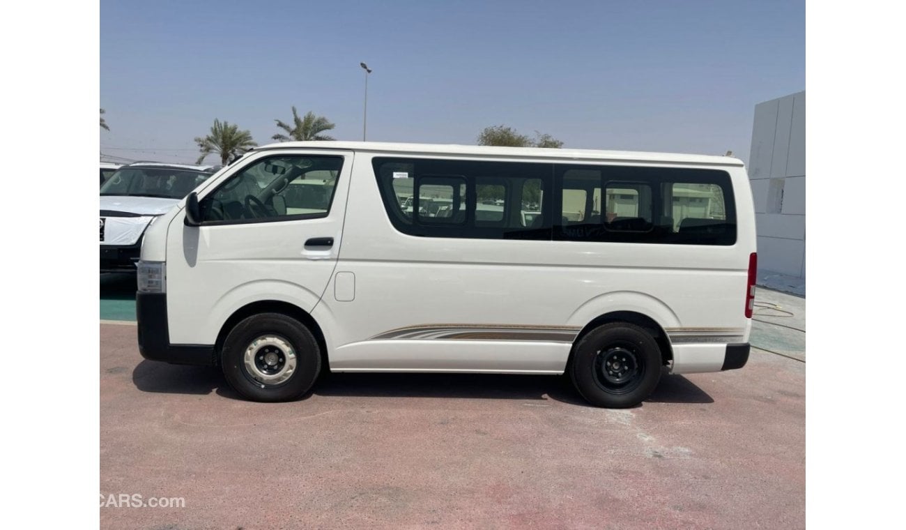 تويوتا هاياس 2.5 diesel engine // 13 seater // stander roof //model 2024