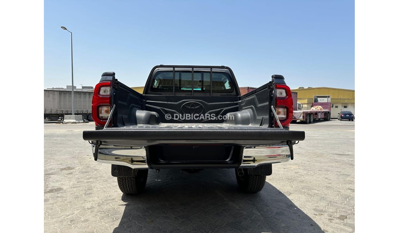 Toyota Hilux 2024 Toyota hilux  , 2.7L , manual transmission, 4WD, Push start, back camera,