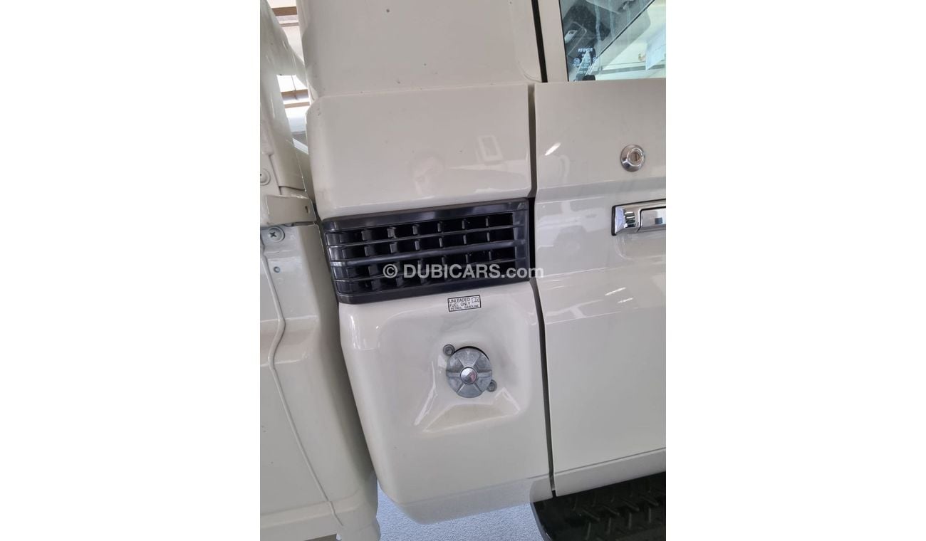 Toyota Land Cruiser Pick Up SINGLE CABIN DIESEL 6 CYLINDERS MANUAL