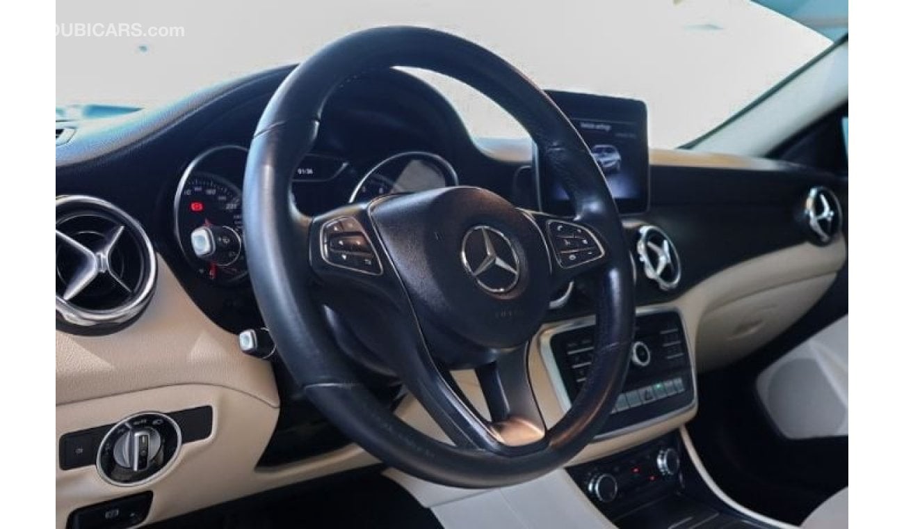 Mercedes-Benz GLA 220 Std Mercedes-Benz GLA220 2019 GCC under Warranty with Flexible Down-Payment.