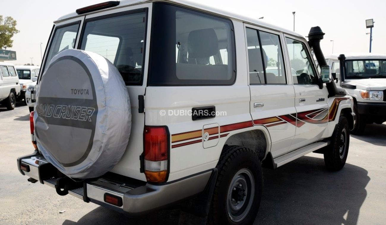 Toyota Land Cruiser Hardtop 5 Door 6 cylinder 1HZ