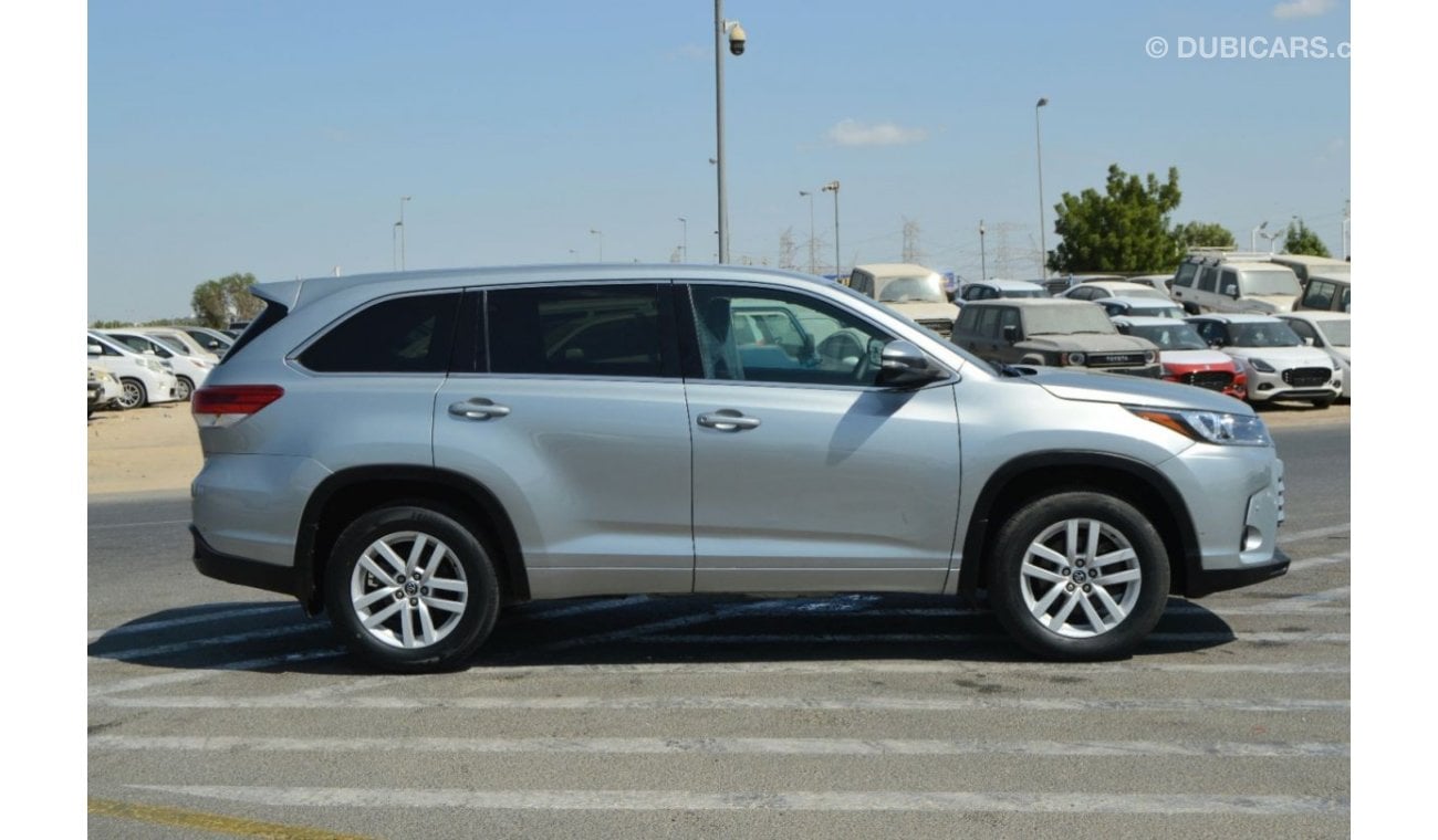 Toyota Highlander LE Perfect inside and out