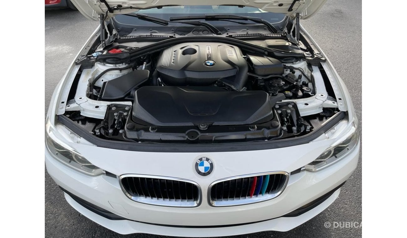 BMW 320i Exclusive BMW 320 _GCC_2018_Excellent Condition _Full option