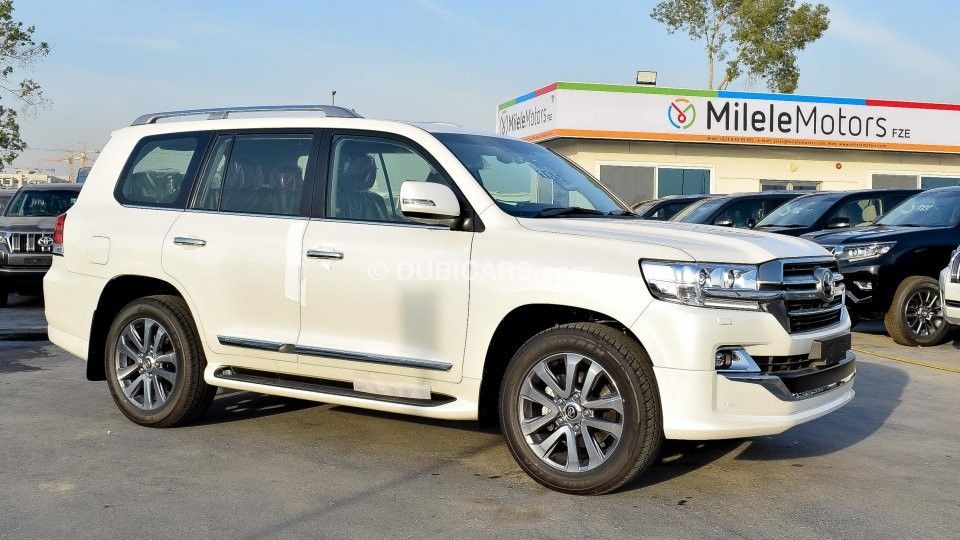 Toyota Land Cruiser VXR V8 for sale. White, 2019