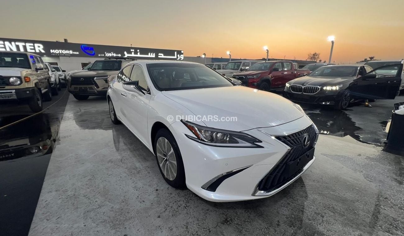 Lexus ES300h 2.5L 2024