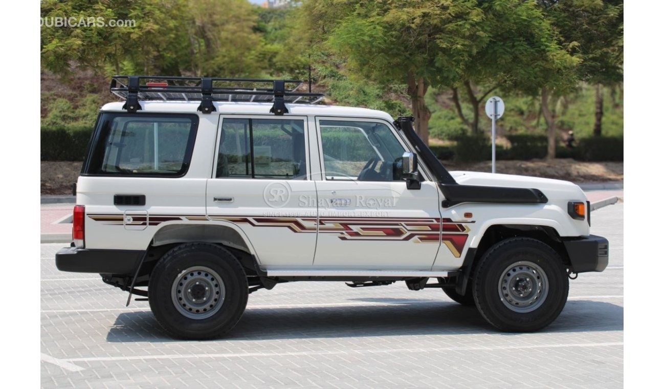 تويوتا لاند كروزر هارد توب LHD LC76 4.5L TDSL-E V8 4WD 5DR 5S MT 2024MY WITH ROOF RAIL