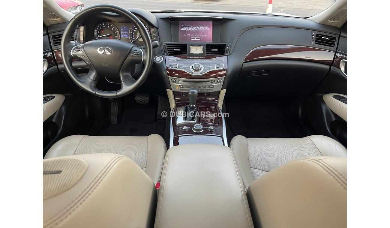 إنفينيتي Q70 Luxury Infiniti Q70_Gcc_2017_Excellent_Condition _Full option