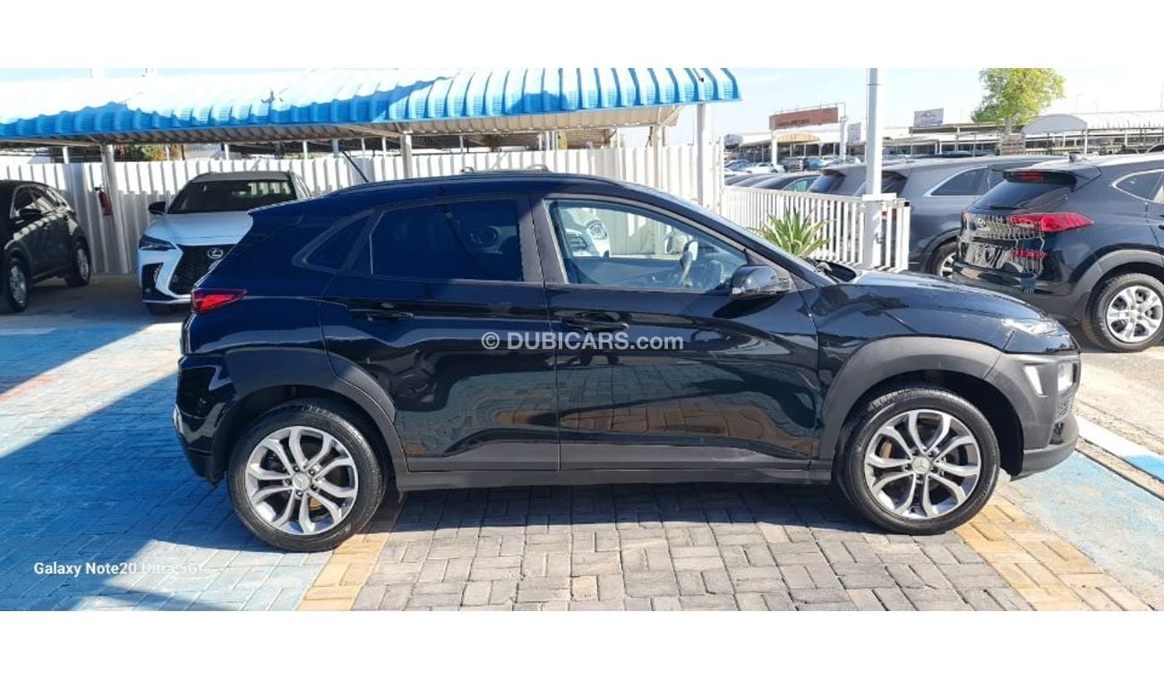 Hyundai Kona Car is very good and clean 4WD 2.0