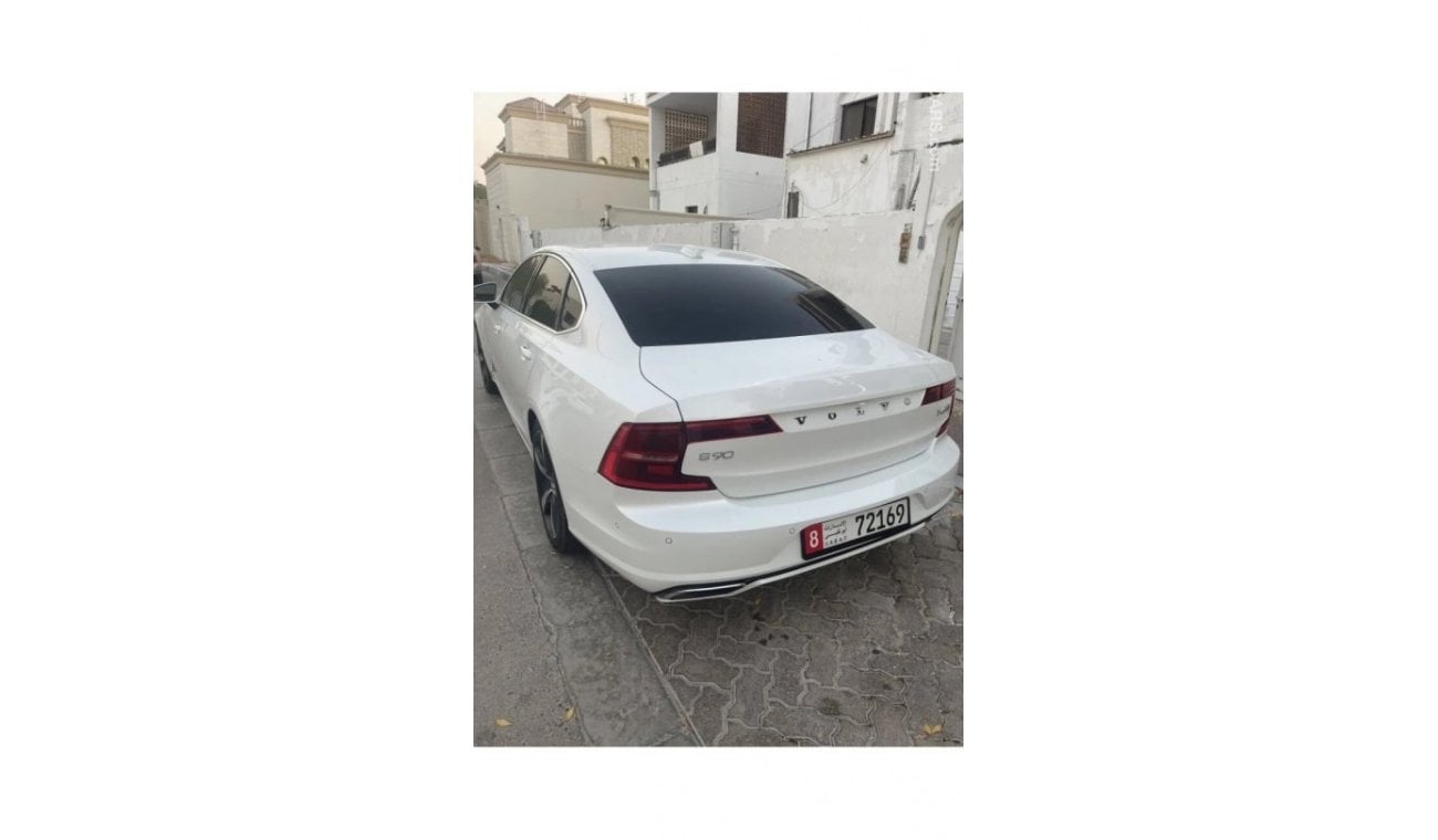 فولفو S90