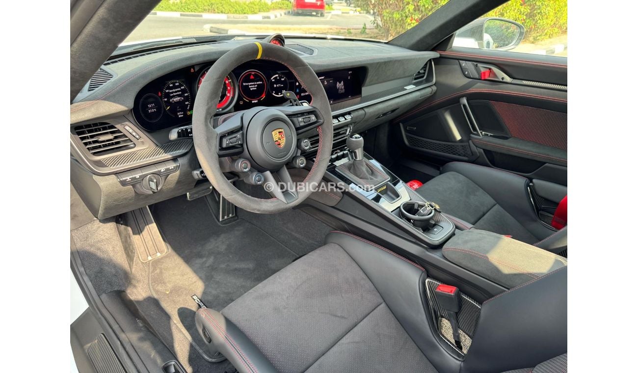 Porsche 911 GT3 RS 4.0L (520 HP) Coupe GCC SPEC UNDER WARRANTY