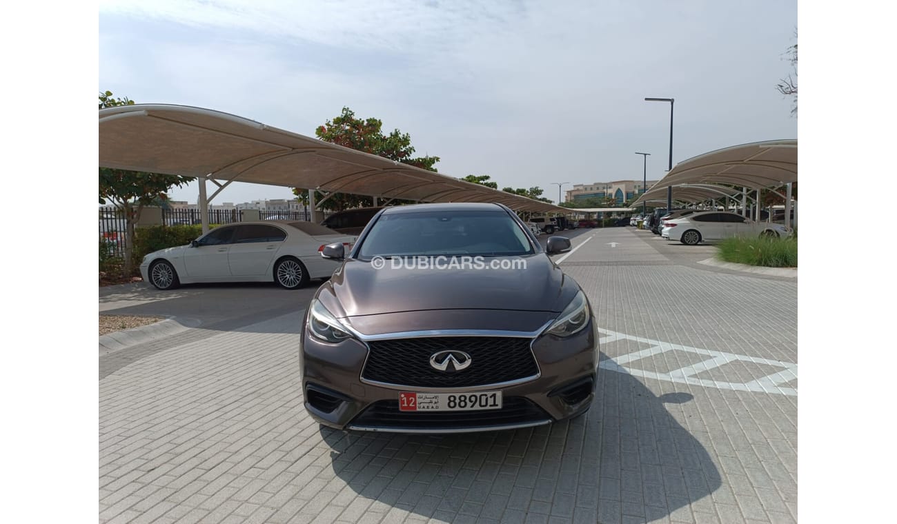 Infiniti QX30