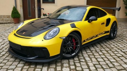 Porsche 911 GT3 2020 Porsche 911 GT3 RS European specs with only 26620km with a small damage in the left side of rea