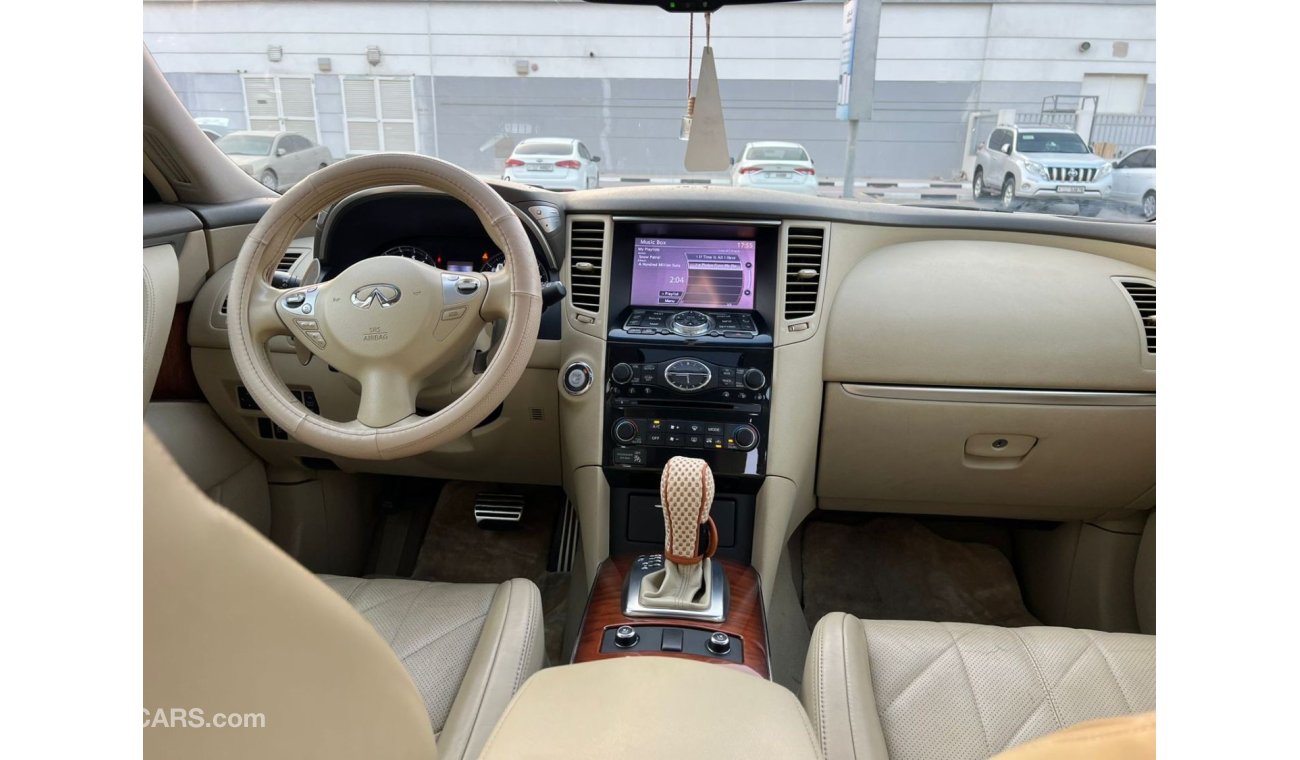 إنفينيتي QX70