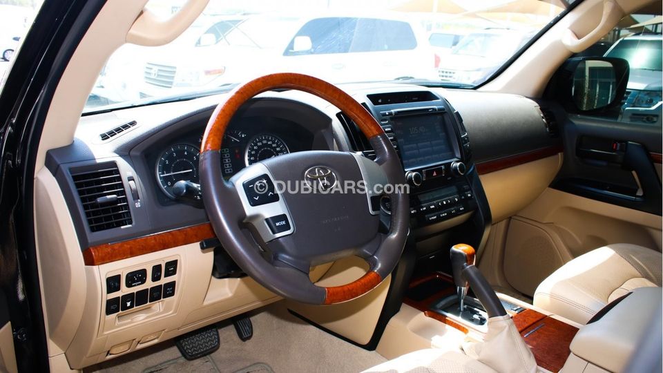 Used Toyota Land Cruiser 2015 For Sale In Dubai - 541749