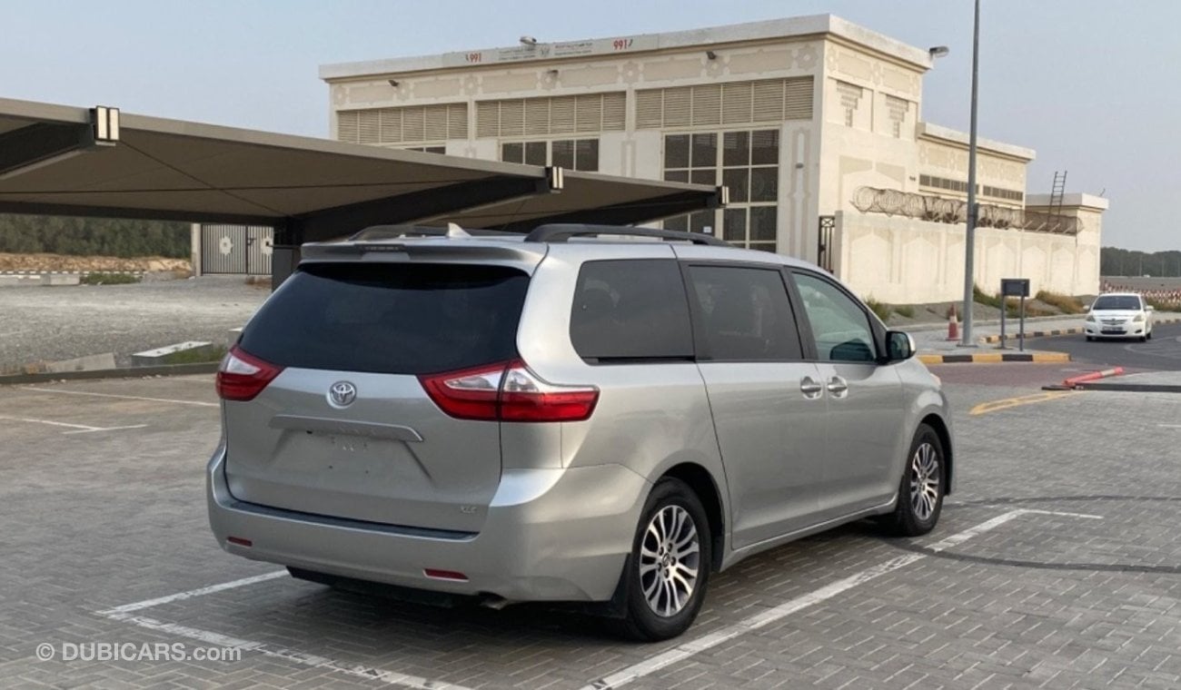 Toyota Sienna XLE, Full Option