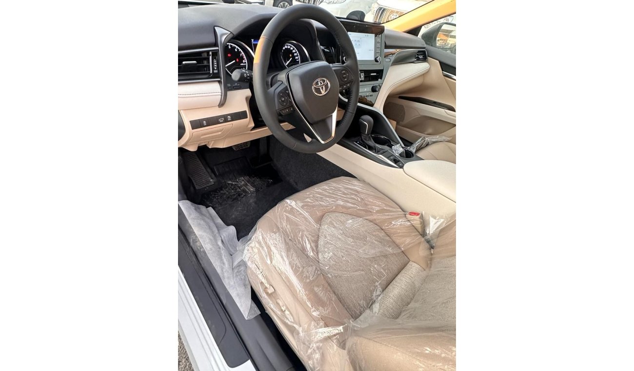 تويوتا كامري Camry GLE , 2.5 L , power seat , leather seats , sunroof