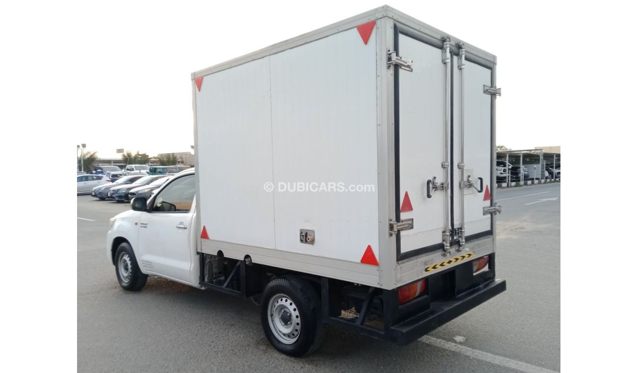 تويوتا هيلوكس Toyota Hilux V4 2.7L(Meat fridge) Model 2014