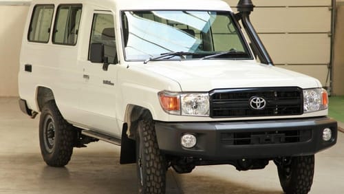 Toyota Land Cruiser - LHD - 78 4.2L DIESEL TROOP CARRIER STD MANUAL