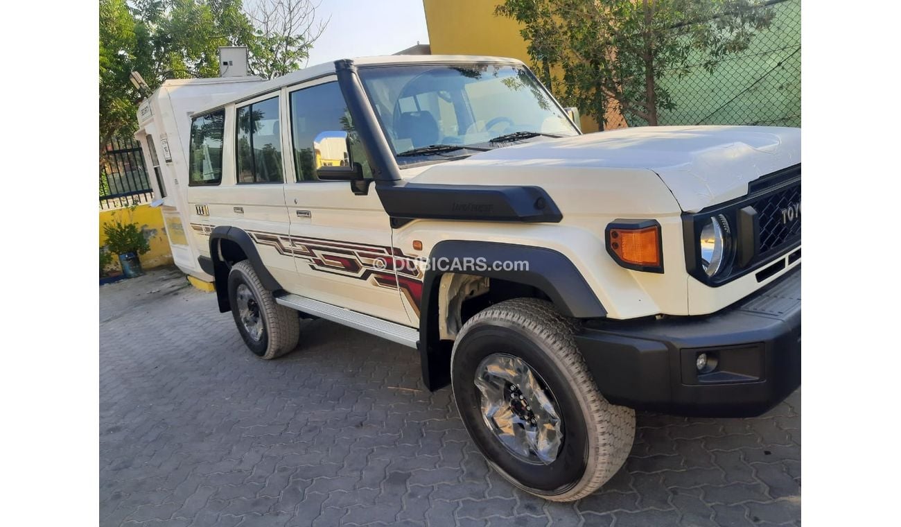 Toyota Land Cruiser DIESEL 4.5L V8 MT FULL OPTION MY 2024