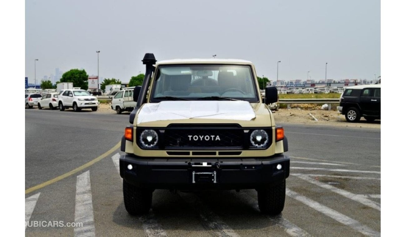 Toyota Land Cruiser Pick Up Double Cab V8 4.5L Diesel MT with Front / Rear Diff Lock, Black Wheels, Winch