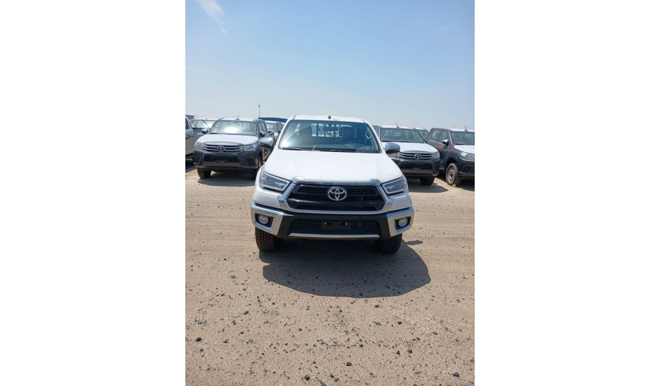 Toyota Hilux TOYOTA HILUX 2.7 PETROL GCC WITH PUSH START AUTOMATIC MODEL 2024 FULL OPTION