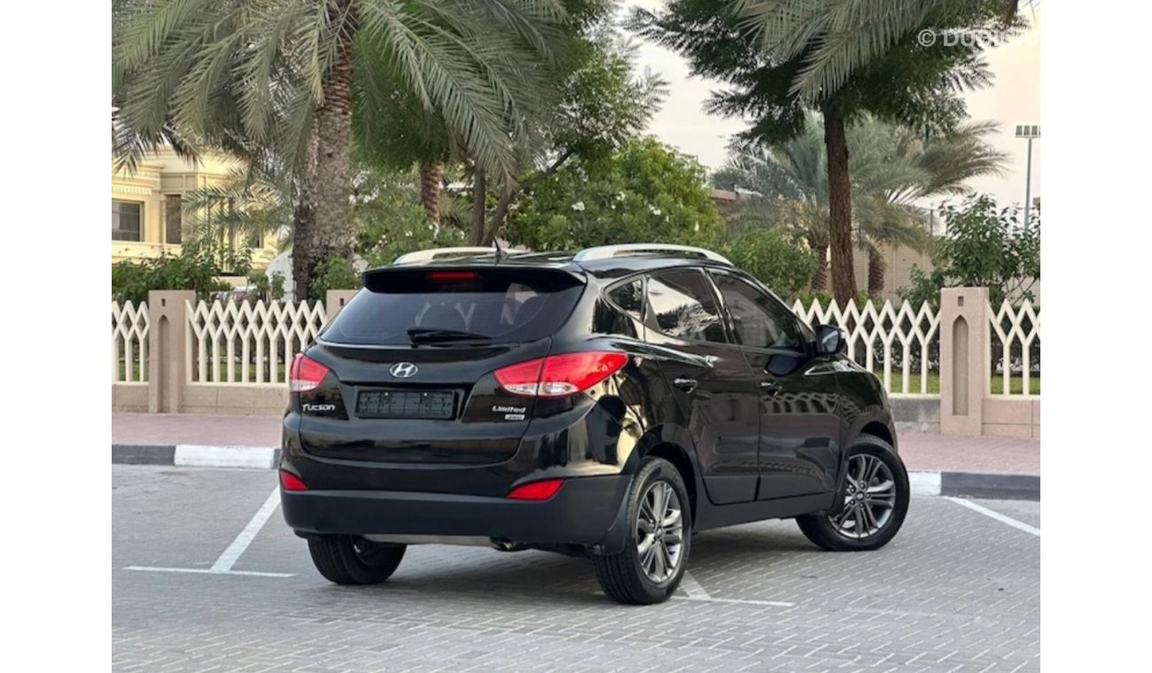 هيونداي توسون Hyundai Tucson 2015 GCC Accident free excellent condition Petrol Left hand Drive