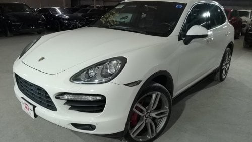 Porsche Cayenne PORSCHE CAYENNE TURBO 4.8L 2011, 18-WAY ADJUSTIVE SEATS, 22 INCH ALLOY WHEELS, AND MORE..