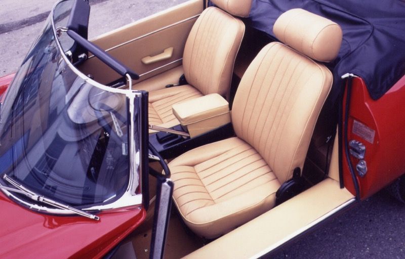 جاكوار E Type interior - Seats