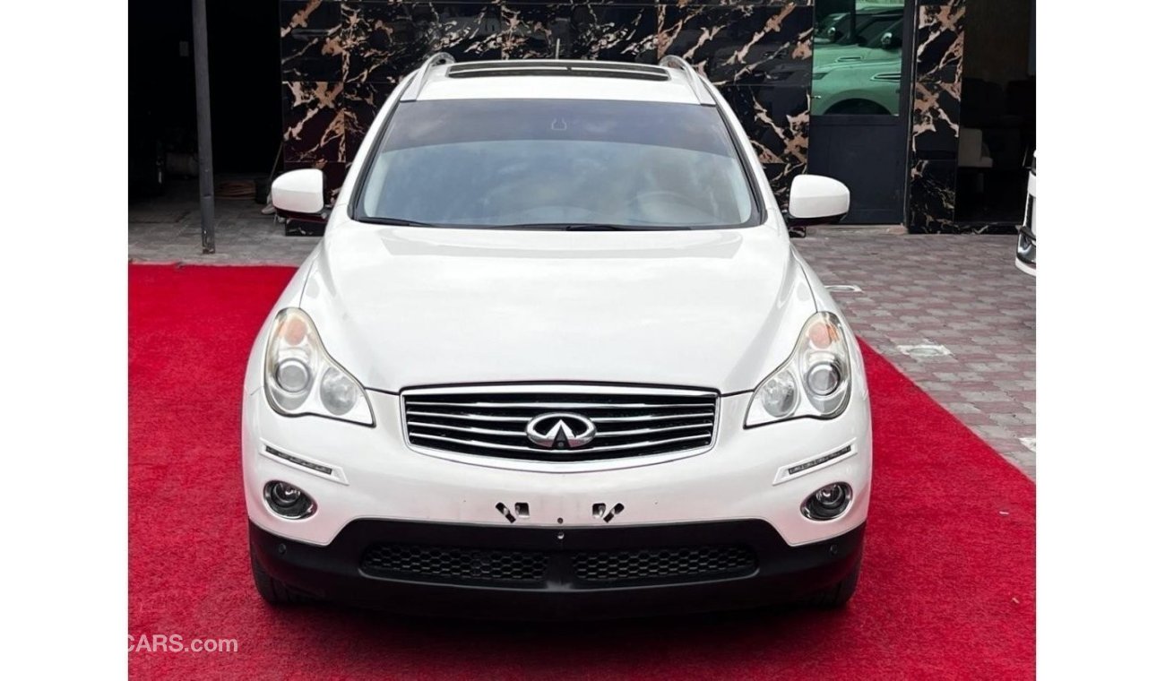 إنفينيتي QX50 لاكجري