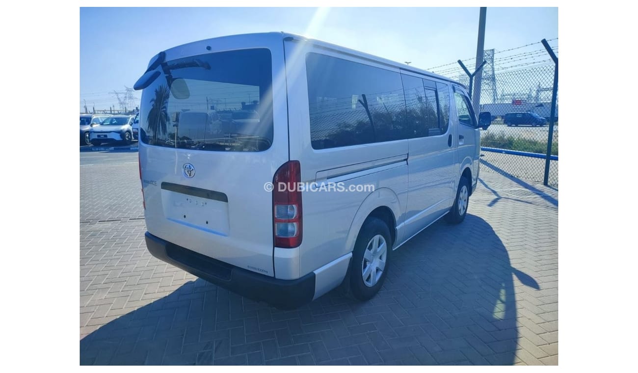 Toyota Hiace KDH205-0017125 || CC2500	|| DIESEL|| RIGHT HAND DRIVE || ONLY FOR EXPORT.