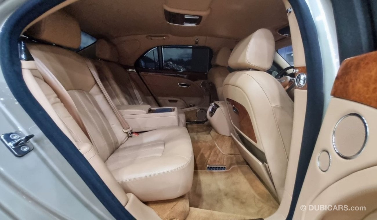 Bentley Mulsanne BENTLEY MULSANNE V8 6.8L 2011 IN BEAUTIFUL CONDITION FOR 200K AED